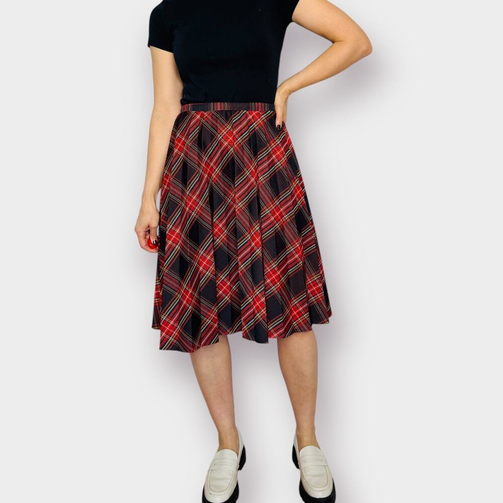 90s Red Plaid Pleated‎ Skirt